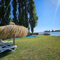 Acogedora Casa Frente al Lago Rapel