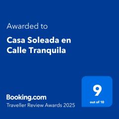 Casa Soleada en Calle Tranquila