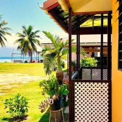 Manihini Beach Fare