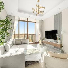 FIRST CLASS 1BR Luxurious Overlooking Pool