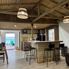 VSS Beach House - A Beachfront Paradise in Arecibo