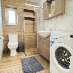 Unique suite 2 , one bedroom city apartment