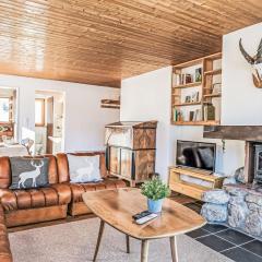 Apartment Chesa Primula by Interhome