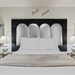 Chic & Cozy Room, Unique Design, Shared Amenities Near CofI and Lake Lowell
