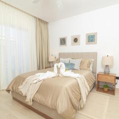 Luxury 1BR Oasis Private Beach Aqua Esmeralda