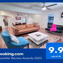 Modern and spacious villa close to NYC/Brooklyn/Queens/Garden City