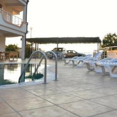 Belvedere Apartments with Seaview