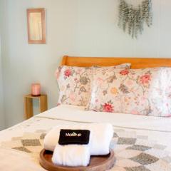 Cozy Second floor Stylish & Comfortable Stay