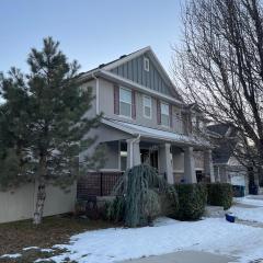 Beautiful Single Family Home in Sandy
