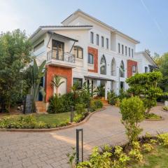 ELIVAAS Laguna Aurelia Luxe 4 BHK Villa Near Popular Beaches With Pool & Garden