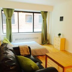Stylish Montreal Apartment Comfortable Stay in the Golden Square Mile