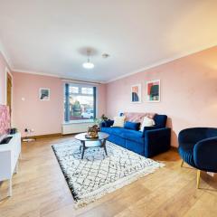 Stylish 2-Bed Apartment with Private Driveway