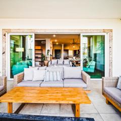 Casa Cascada- Poolside Retreat, Minutes from Beach!