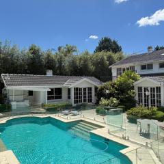 Stunning White House Luxury Retreat In Templestowe