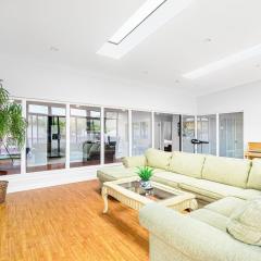1580 - SFO Spacious & Beautiful 3BR house in Milbrae