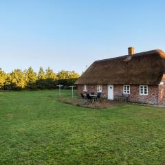 2 Bedroom Lovely Home In Blåvand