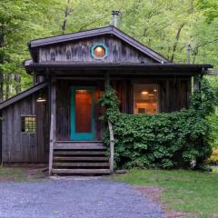 Chic Catskills Cabin with Hot Tub and Fire Pit