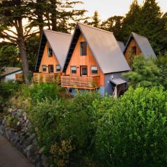 Stylish Cabin with River Views ArtBliss II