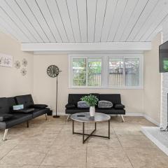 Entire 3br House with Playground Tent
