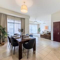 Bright and Spacious 3Bedroom Relaxing Stay near Beach
