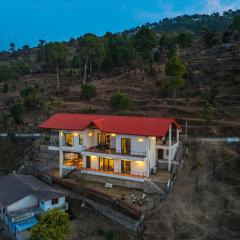 StayVista at Amulyam villa with Lawn & Bonfire