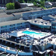 Georgian Lakeside Resort