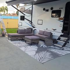 Camper en el Batey