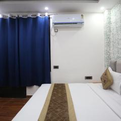 Hotel Twamev Couple Friendly Laxmi Nagar
