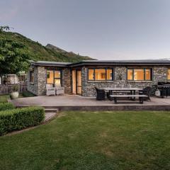 Arrowtown Stoney Cottage