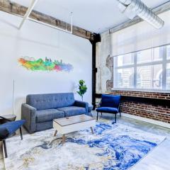 The Stallion #106 - Walk to Museums, Luxe Loft with free gated parking