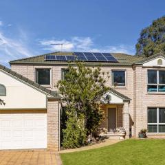 Modern Home - 10 Guests - 5 Bedrooms and Pool