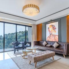 Margo 306- Luxe, Elegant & Cozy Condo- City Center