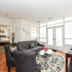 Amazing 2BR & 2BTH - Near Square One Mall