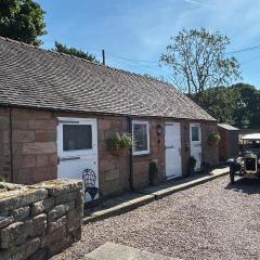 Charming 1 Bed Peak District Cottage Barn Near Alton Towers, Polar Bears, Chatsworth House