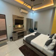 Hotel Jawahar Ji Pandya and Restaurant
