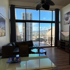 Downtown 2BR Huge Patio Free parking WiFi