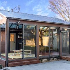 Puddings Tranquil Sunroom Retreat in Glen Waverley