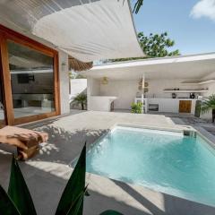 Mahalo Uraka Suite Private Pool and Kitchen