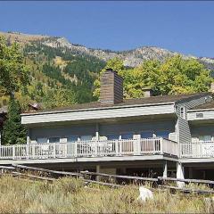 Outdoor Pool, Private Sauna, 50yd to Moose Creek Lift, Flexible Bedding