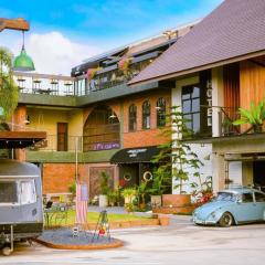 Dream Factory Hotel