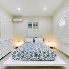 Stylish Modern Home, AC, Parking & Near FWYs