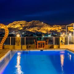 Thebes Hotel