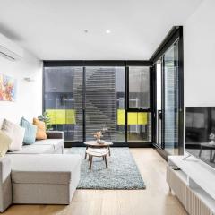 ErgoModern NorthMelbourne Apt w balcony pool gym