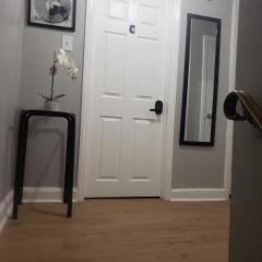 Harmony Room with private bathroom by the Airport