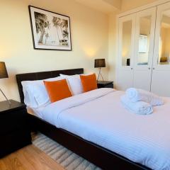 Sleek & Modern 2BR - Easy Access to City Centre