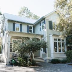 Walk to Beach 2 Shared Pools Enclosed Porch Bikes 30A Hideaway by AvantStay