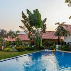 StayVista at Ever Falls - BBQ, Bonfire, Pool