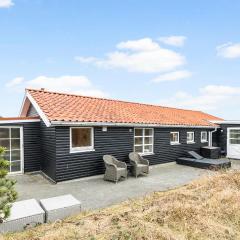 3 Bedroom Beach Front Home In Grenaa