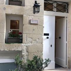 Amelie - Charming Townhouse in the heart of Rabat
