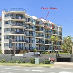 Ocean Views - Top floor